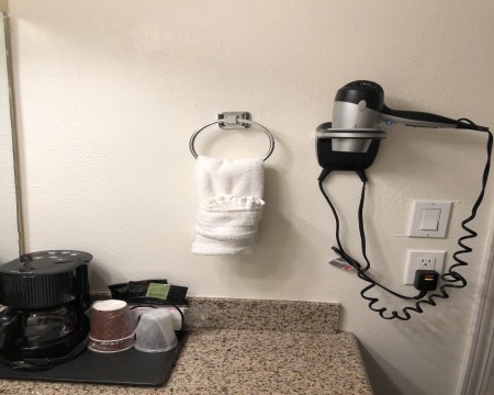 Lombard Plaza Motel - In Room Coffee