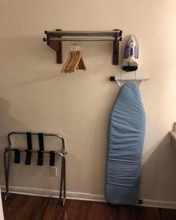 Lombard Plaza Motel - Iron and Ironing Board