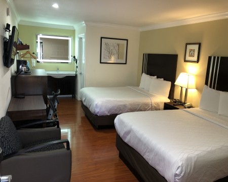 2 Queen Beds Accommodations